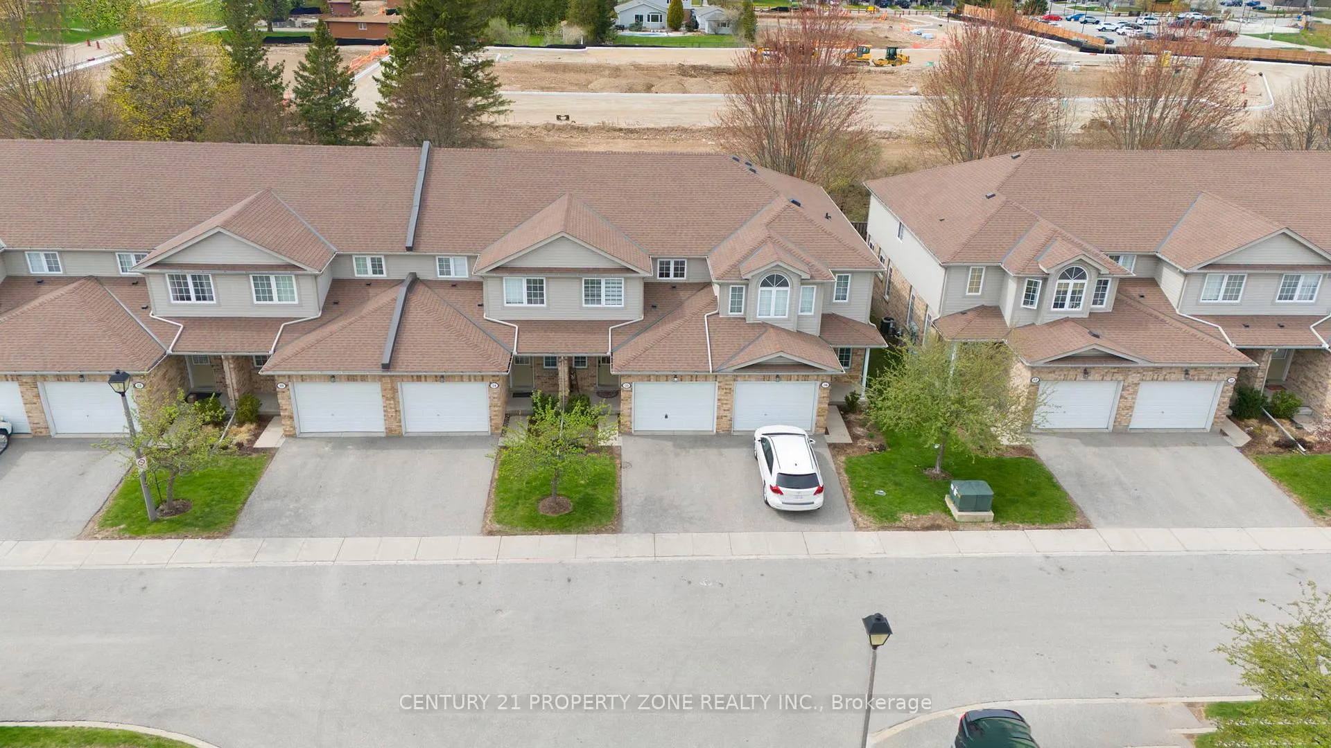 Photo 2 of Unit 35, 210 Dawn Avenue, Guelph, Clairfields/Hanlon Business Park — HOMEH