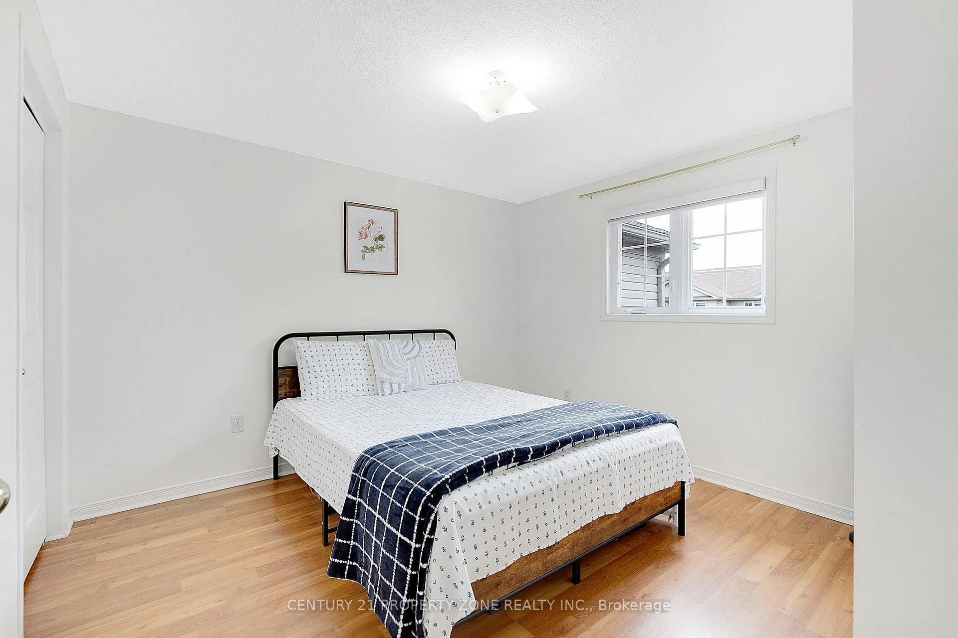 Photo 23 of Unit 35, 210 Dawn Avenue, Guelph, Clairfields/Hanlon Business Park — HOMEH