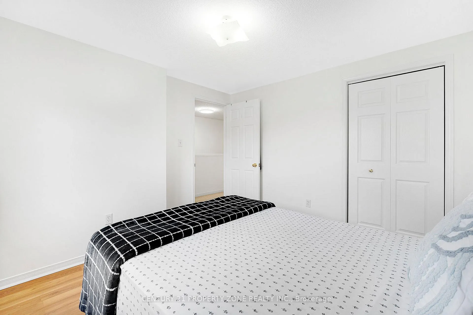 Photo 24 of Unit 35, 210 Dawn Avenue, Guelph, Clairfields/Hanlon Business Park — HOMEH
