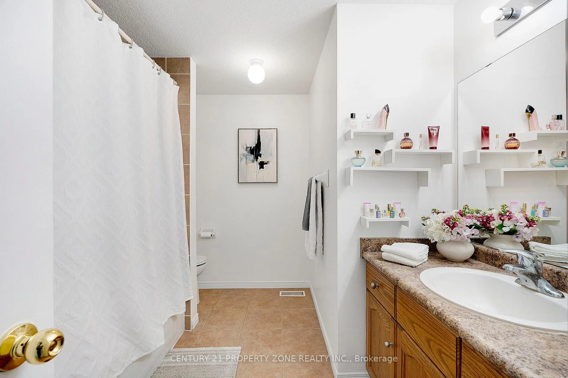 Photo 26 of Unit 35, 210 Dawn Avenue, Guelph, Clairfields/Hanlon Business Park — HOMEH