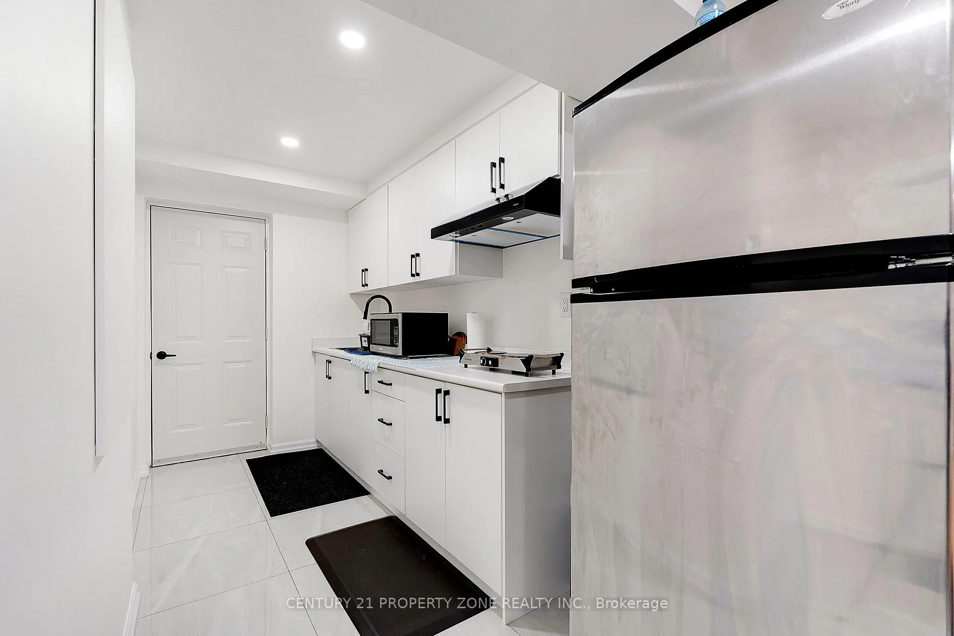 Photo 31 of Unit 35, 210 Dawn Avenue, Guelph, Clairfields/Hanlon Business Park — HOMEH