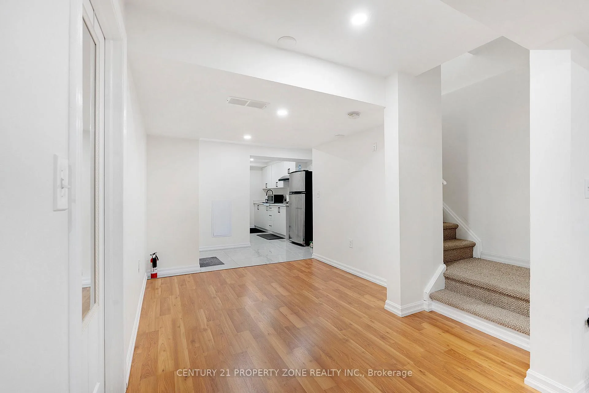 Photo 32 of Unit 35, 210 Dawn Avenue, Guelph, Clairfields/Hanlon Business Park — HOMEH