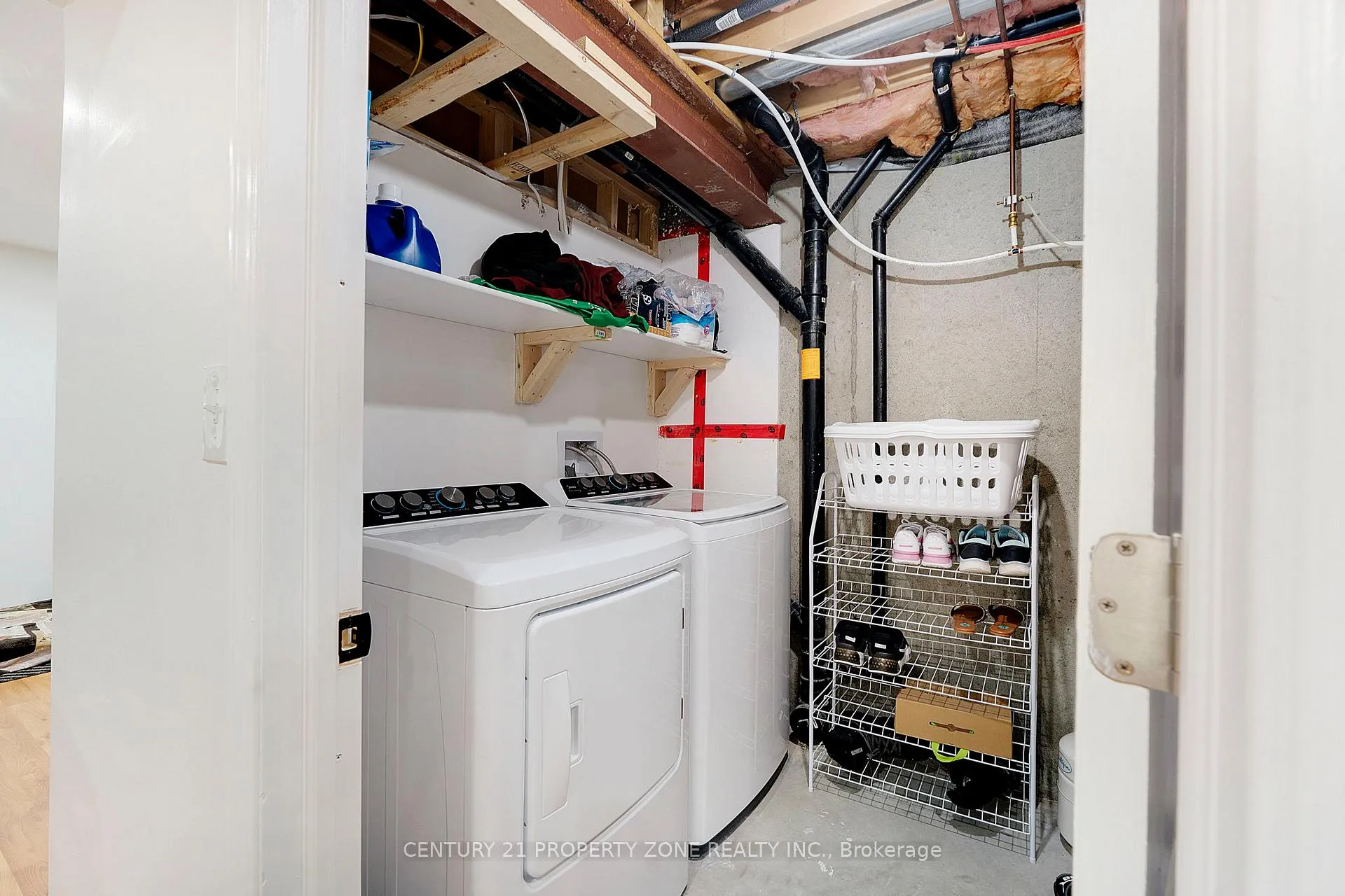 Photo 33 of Unit 35, 210 Dawn Avenue, Guelph, Clairfields/Hanlon Business Park — HOMEH