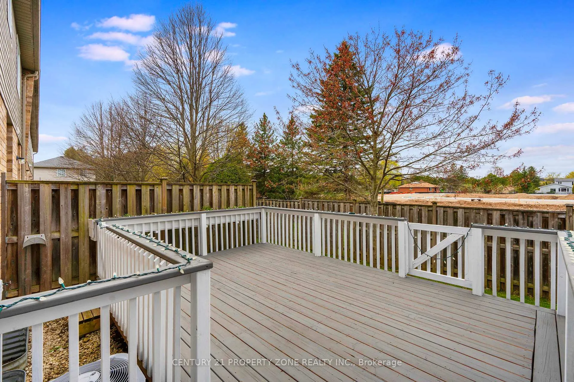 Photo 35 of Unit 35, 210 Dawn Avenue, Guelph, Clairfields/Hanlon Business Park — HOMEH