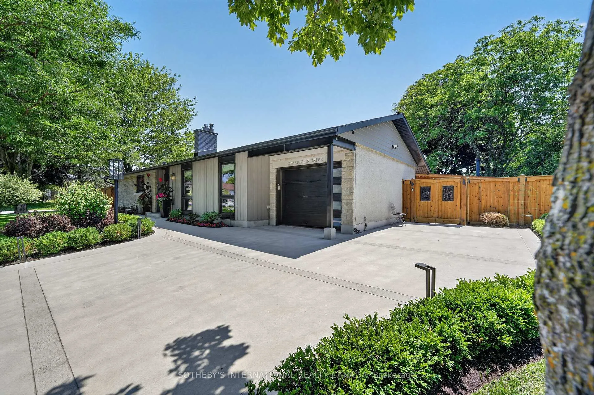 Photo 2 of 2 Parkglen Drive, Ottawa, Meadowlands/St. Claire Gardens — HOMEH
