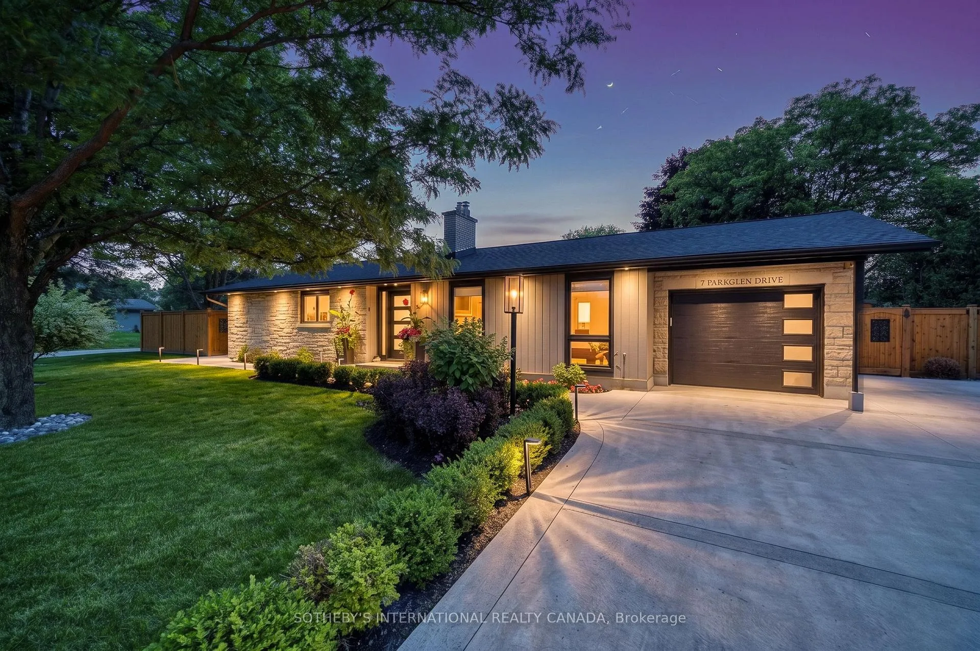 Photo 3 of 2 Parkglen Drive, Ottawa, Meadowlands/St. Claire Gardens — HOMEH