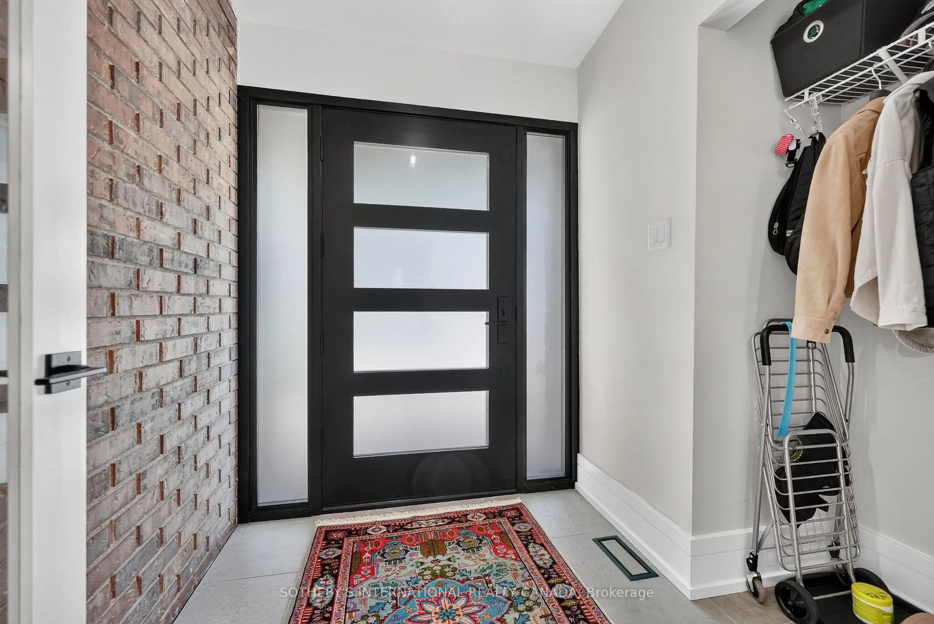 Photo 5 of 2 Parkglen Drive, Ottawa, Meadowlands/St. Claire Gardens — HOMEH
