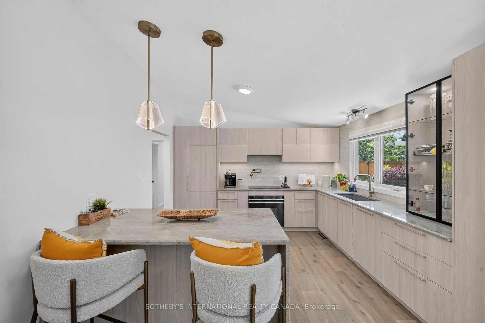 Photo 12 of 2 Parkglen Drive, Ottawa, Meadowlands/St. Claire Gardens — HOMEH