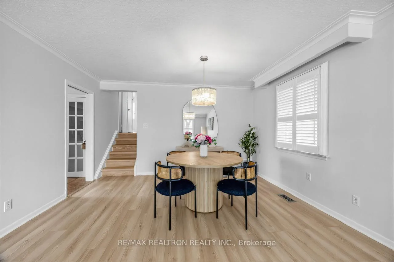 Photo 3 of 34 Marilake Drive, Scarborough, Agincourt South-Malvern West — HOMEH