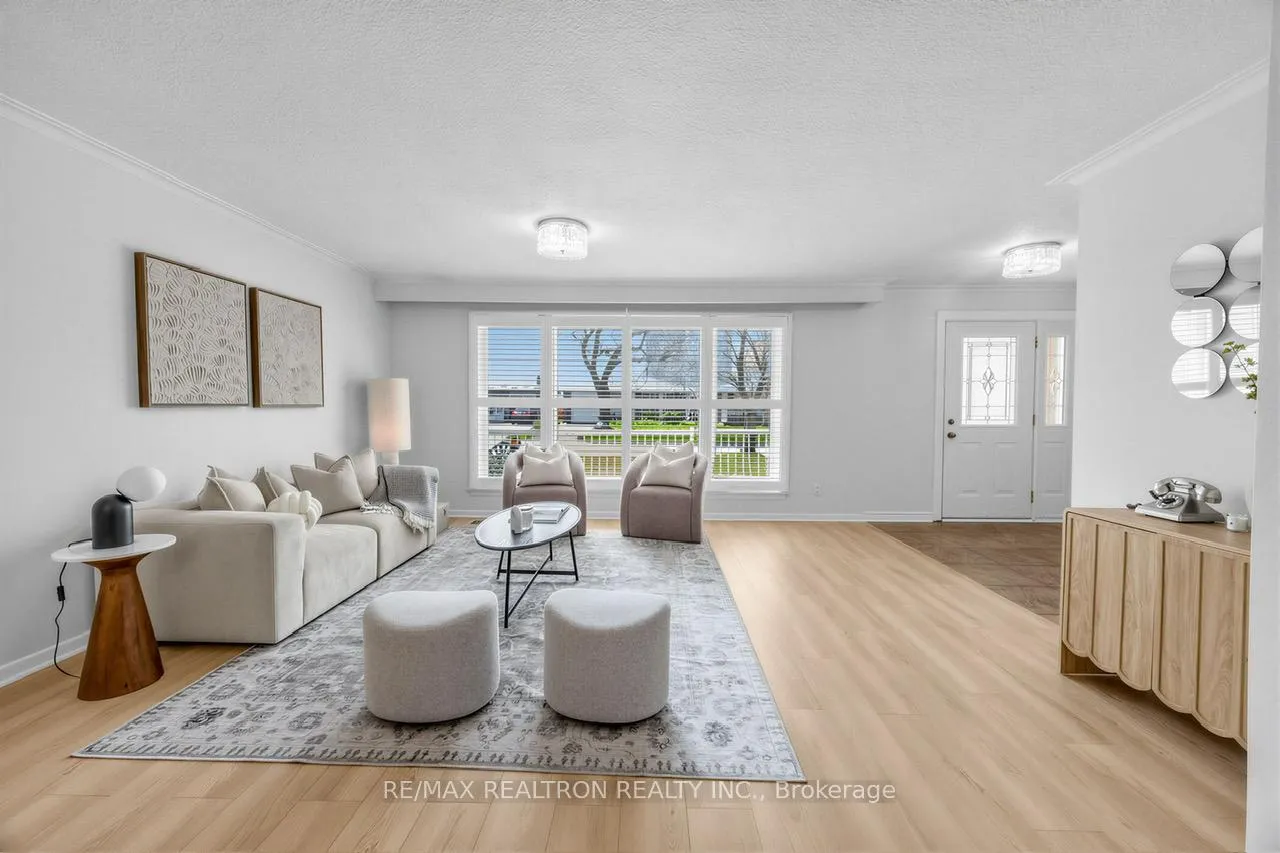 Photo 7 of 34 Marilake Drive, Scarborough, Agincourt South-Malvern West — HOMEH