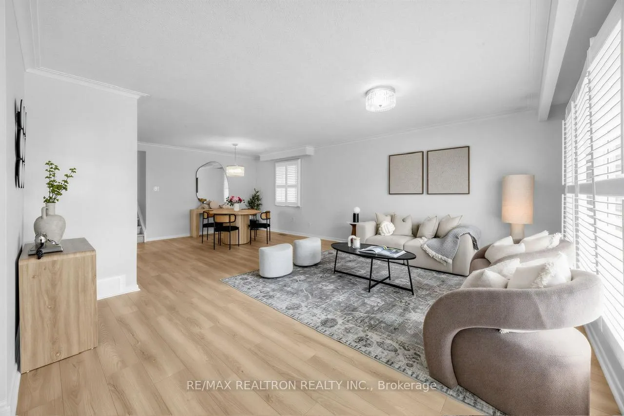 Photo 8 of 34 Marilake Drive, Scarborough, Agincourt South-Malvern West — HOMEH