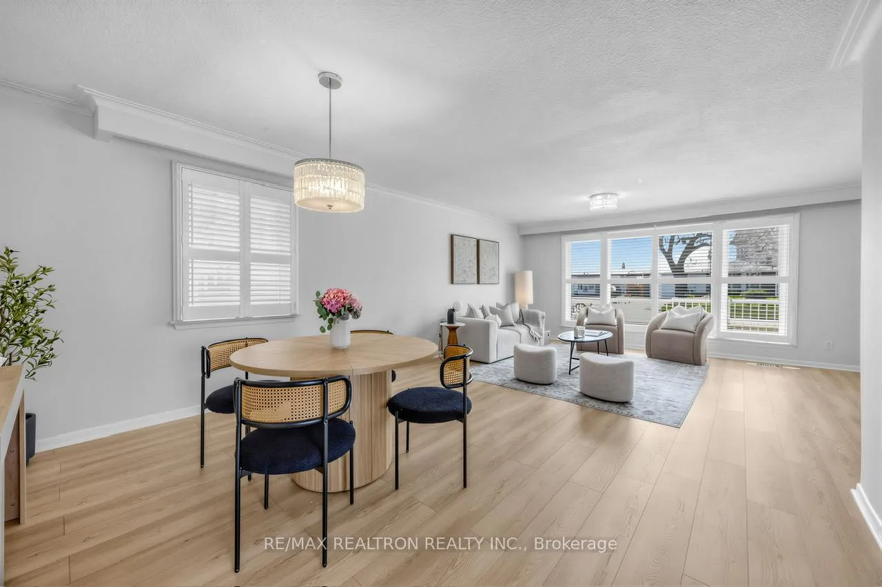 Photo 11 of 34 Marilake Drive, Scarborough, Agincourt South-Malvern West — HOMEH