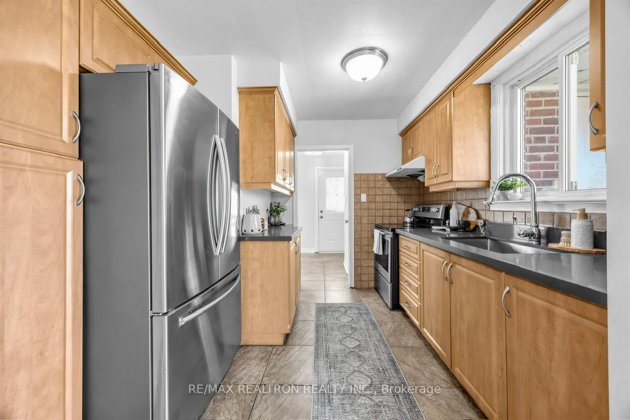 Photo 17 of 34 Marilake Drive, Scarborough, Agincourt South-Malvern West — HOMEH