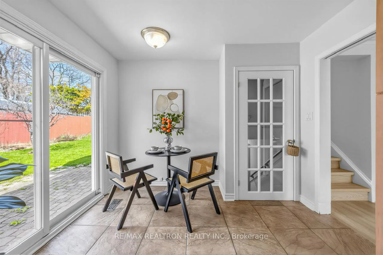 Photo 18 of 34 Marilake Drive, Scarborough, Agincourt South-Malvern West — HOMEH