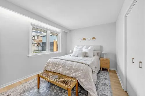 Photo 20 of 34 Marilake Drive, Scarborough, Agincourt South-Malvern West — HOMEH
