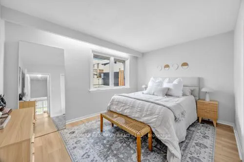 Photo 21 of 34 Marilake Drive, Scarborough, Agincourt South-Malvern West — HOMEH