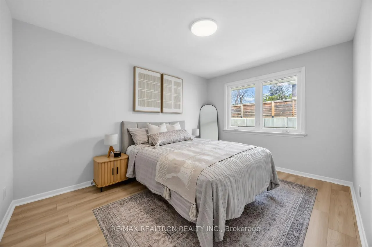 Photo 24 of 34 Marilake Drive, Scarborough, Agincourt South-Malvern West — HOMEH
