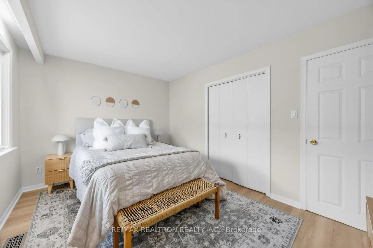 Photo 26 of 34 Marilake Drive, Scarborough, Agincourt South-Malvern West — HOMEH