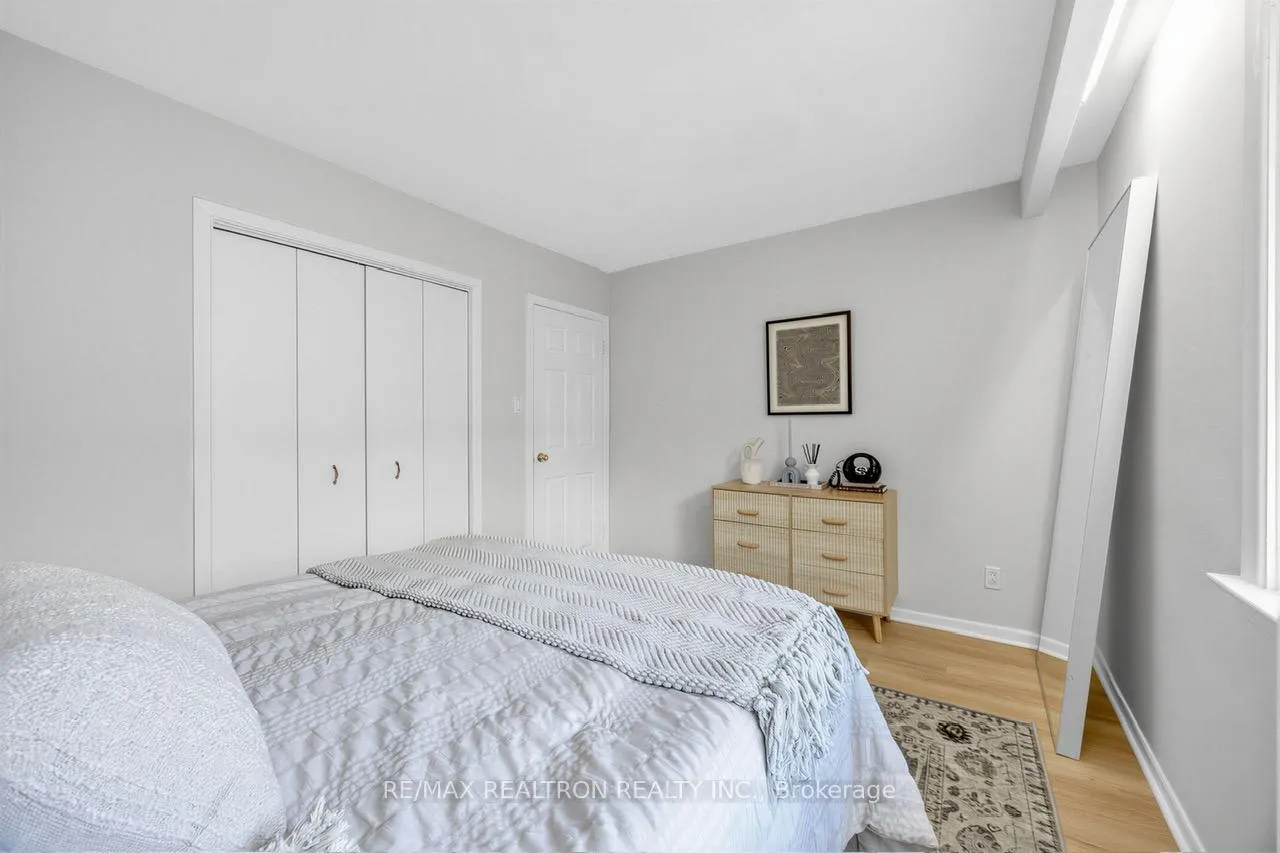 Photo 27 of 34 Marilake Drive, Scarborough, Agincourt South-Malvern West — HOMEH