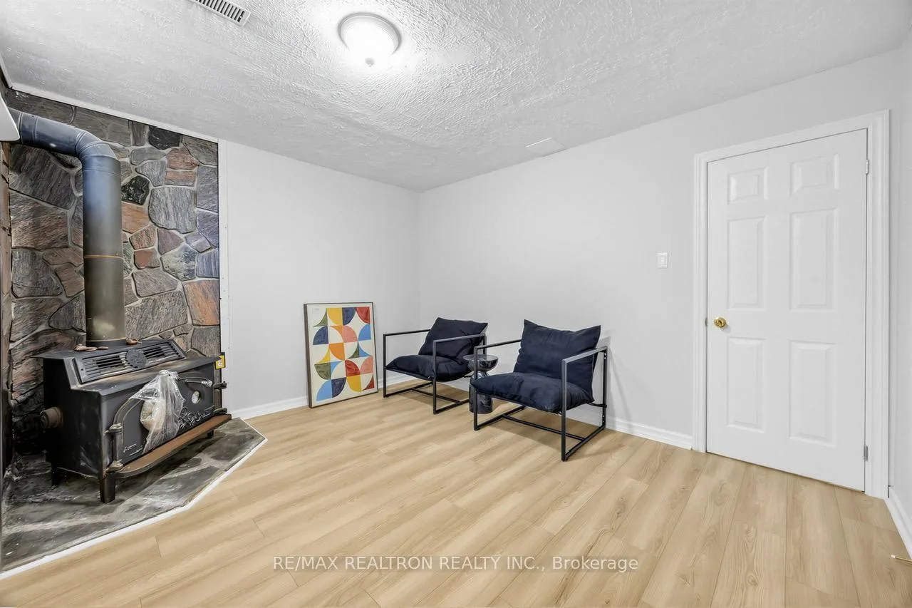 Photo 31 of 34 Marilake Drive, Scarborough, Agincourt South-Malvern West — HOMEH
