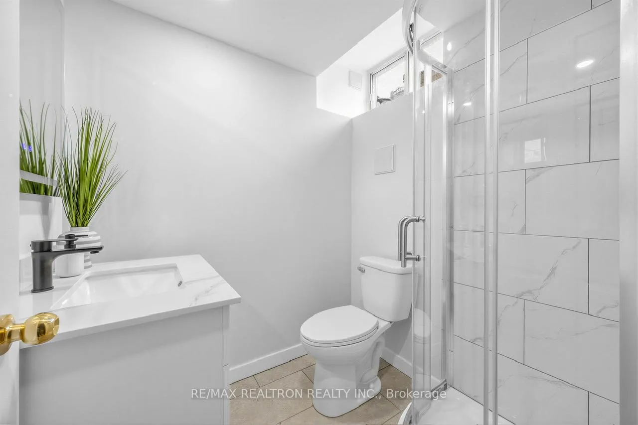 Photo 33 of 34 Marilake Drive, Scarborough, Agincourt South-Malvern West — HOMEH