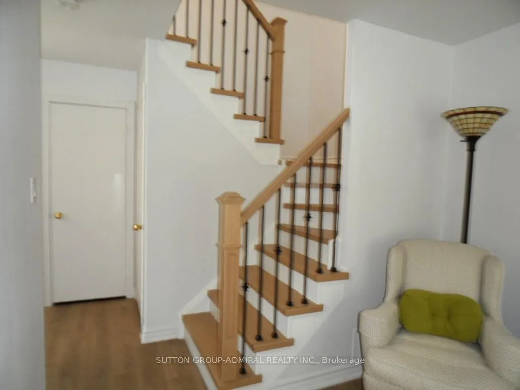 Photo 3 of 65 Delaney Crescent, Barrie, Northwest — HOMEH