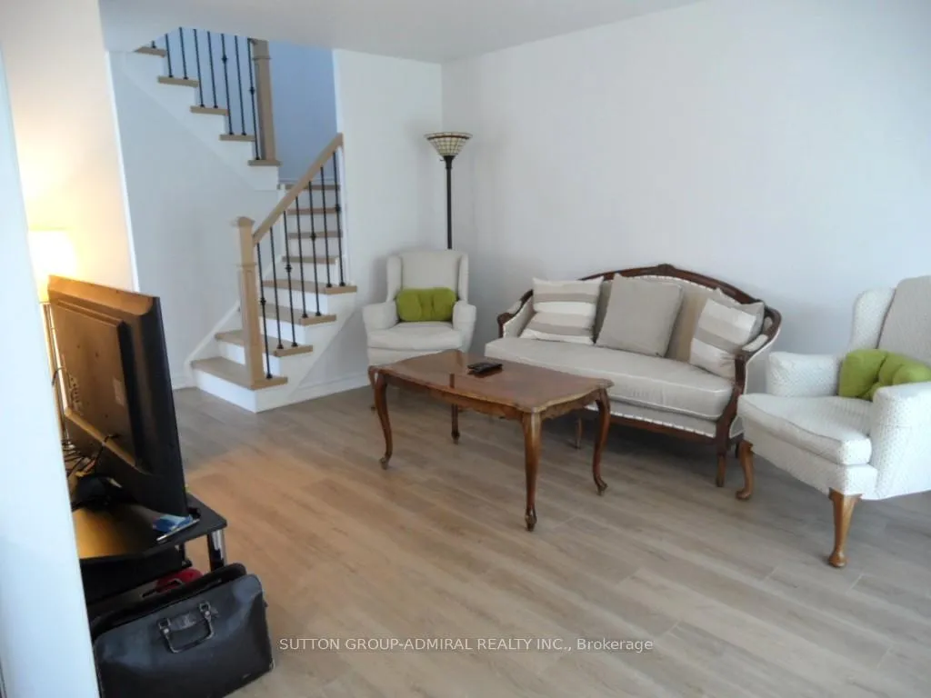 Photo 7 of 65 Delaney Crescent, Barrie, Northwest — HOMEH