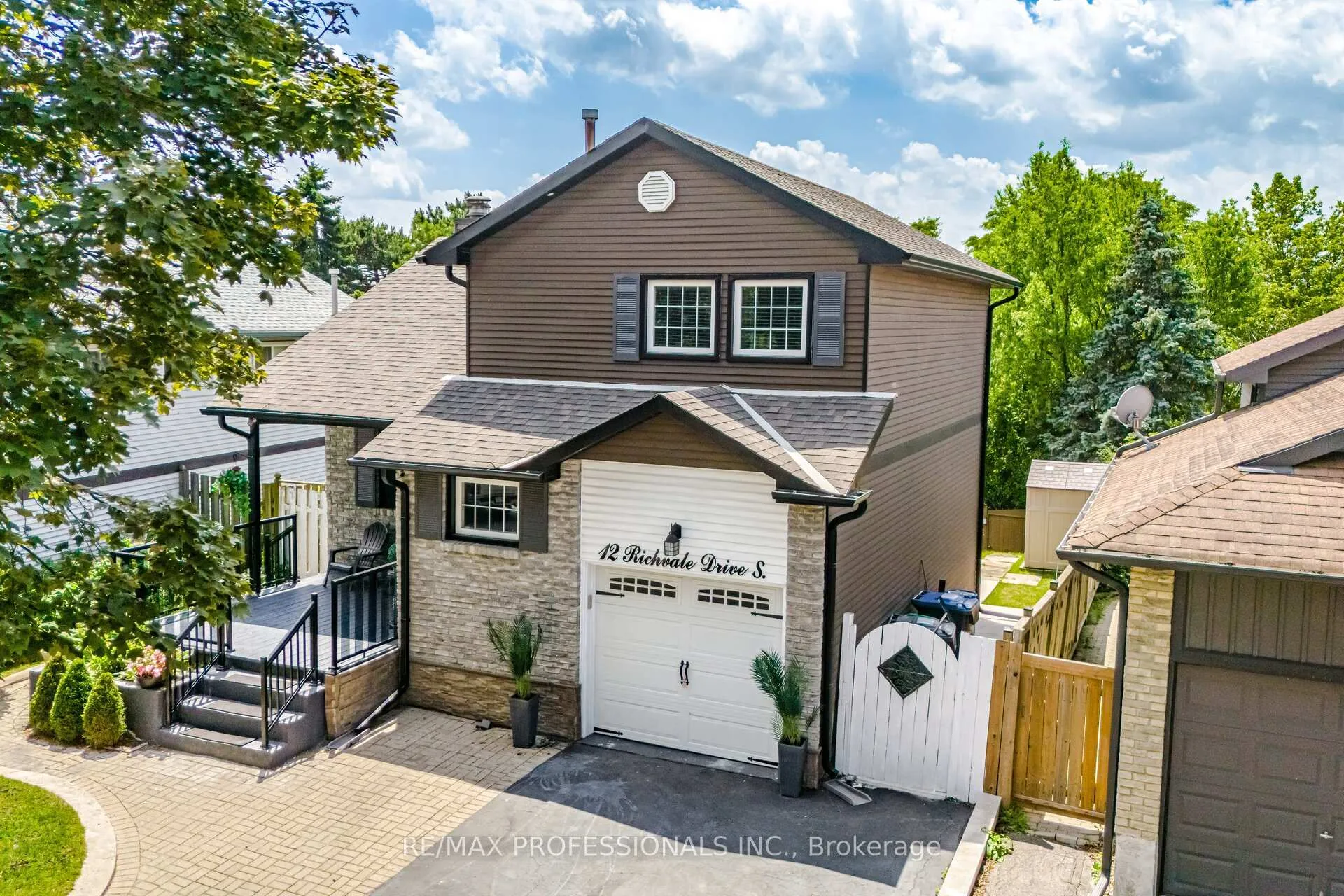 Photo 2 of 12 Richvale Drive S, Brampton, Heart Lake East — HOMEH