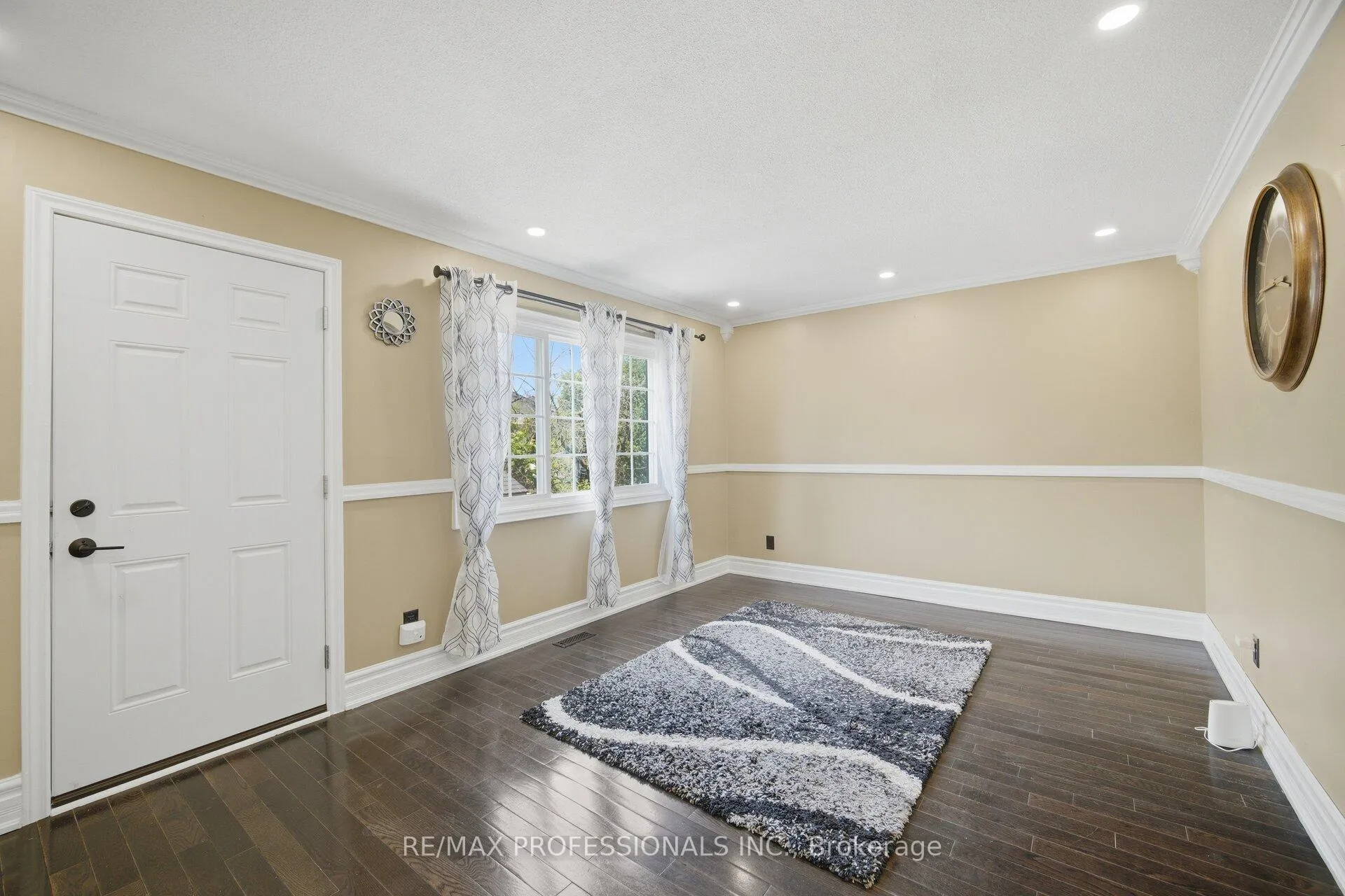 Photo 8 of 12 Richvale Drive S, Brampton, Heart Lake East — HOMEH