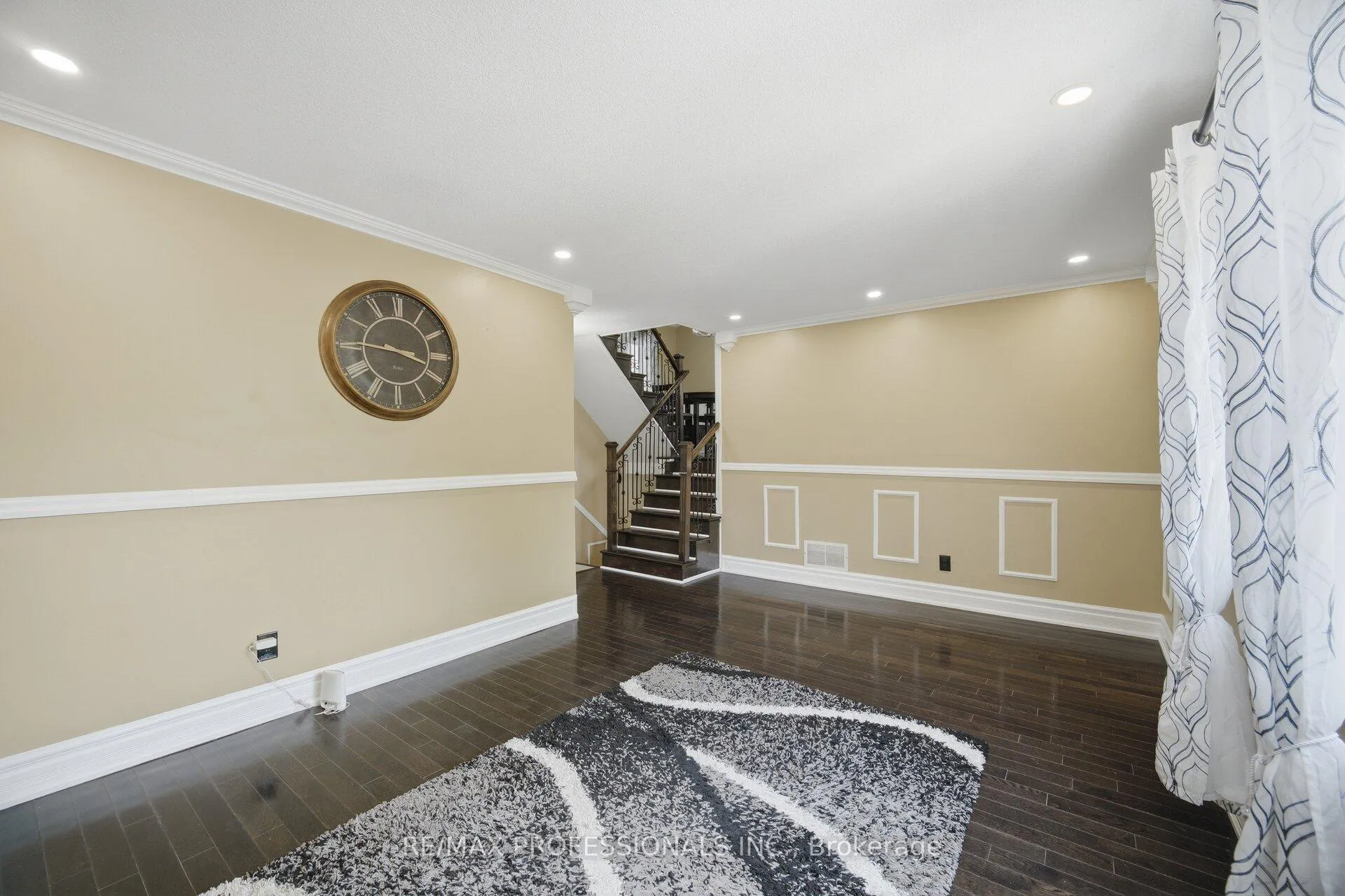 Photo 9 of 12 Richvale Drive S, Brampton, Heart Lake East — HOMEH