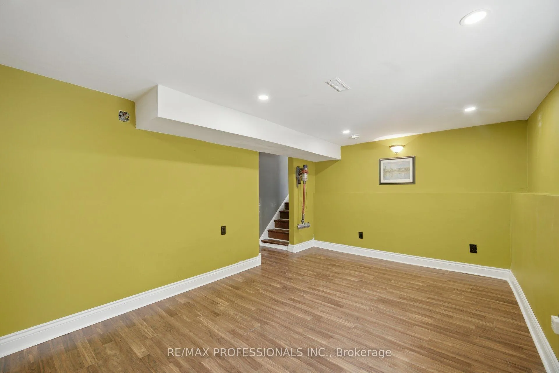 Photo 33 of 12 Richvale Drive S, Brampton, Heart Lake East — HOMEH
