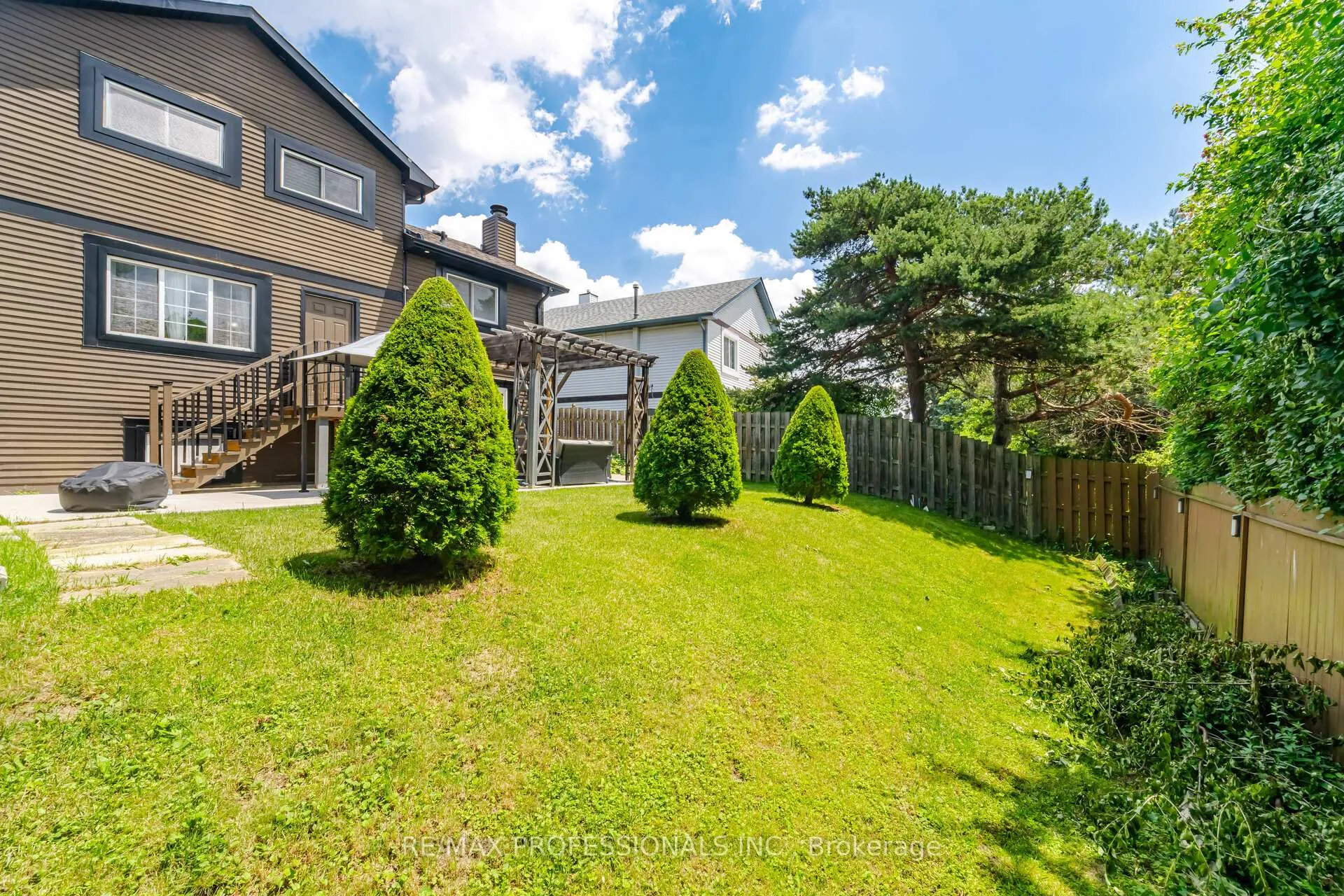 Photo 39 of 12 Richvale Drive S, Brampton, Heart Lake East — HOMEH