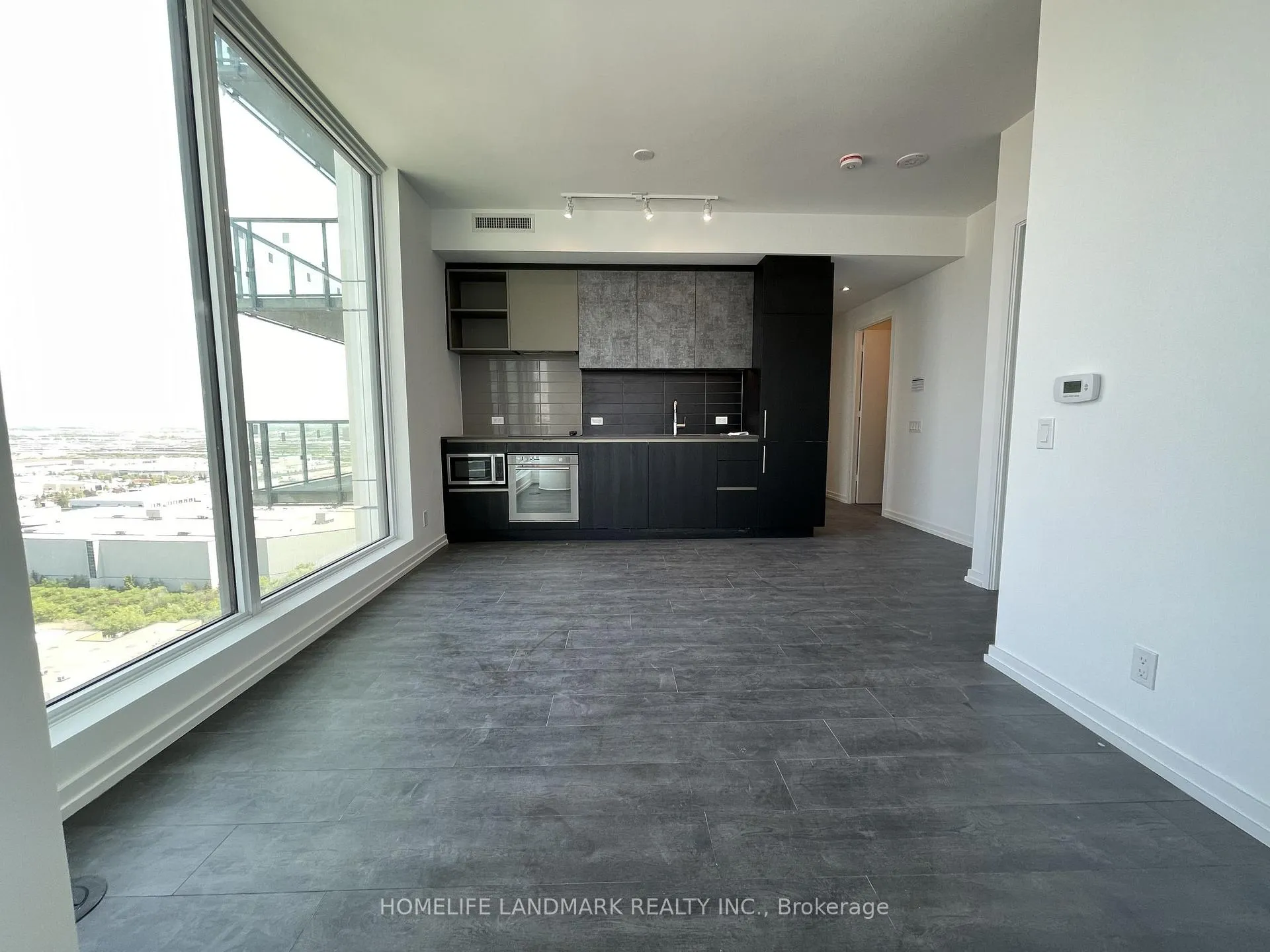 Photo 3 of 7890 Jane Street, Vaughan, Vaughan Corporate Centre — HOMEH