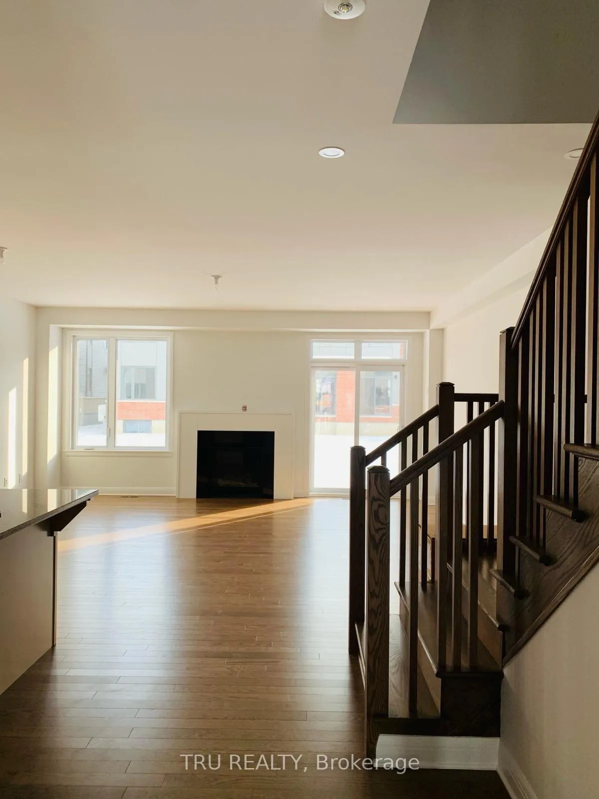 Photo 9 of 316 Wigwas Street, Ottawa, CFB Rockcliffe and Area — HOMEH