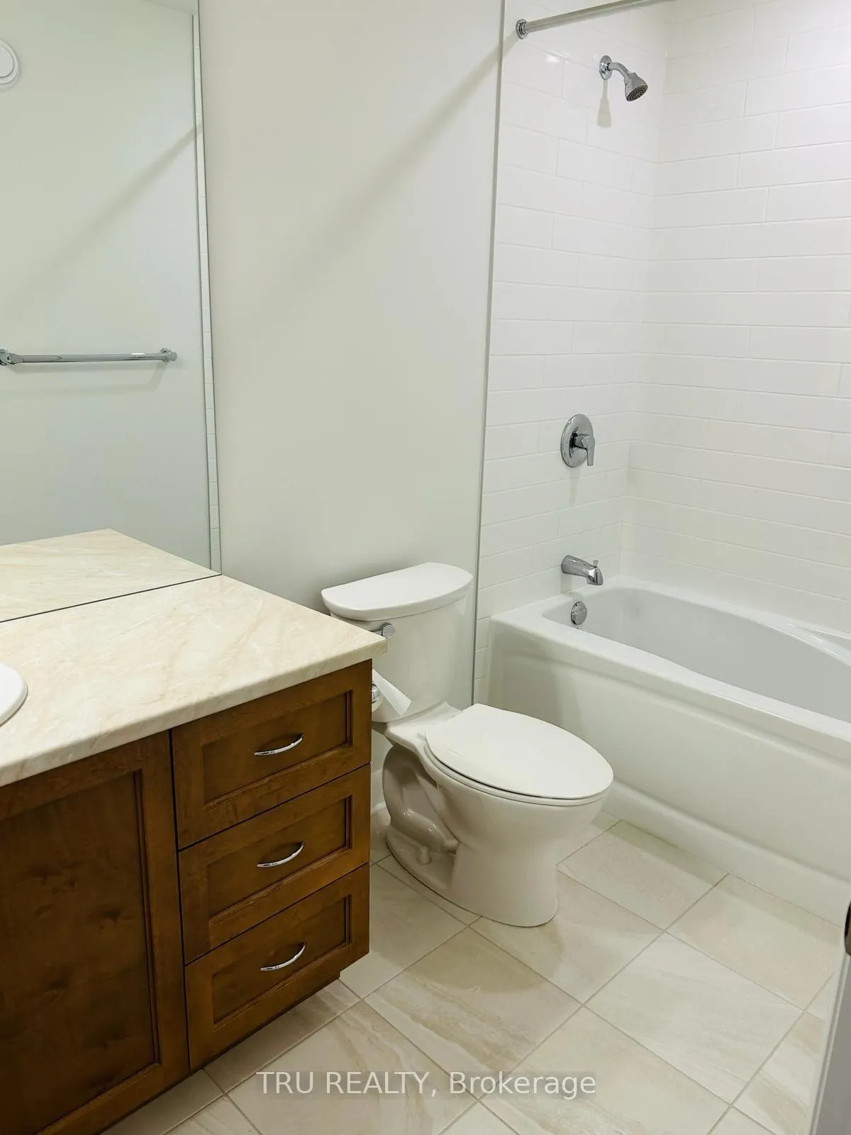 Photo 12 of 316 Wigwas Street, Ottawa, CFB Rockcliffe and Area — HOMEH