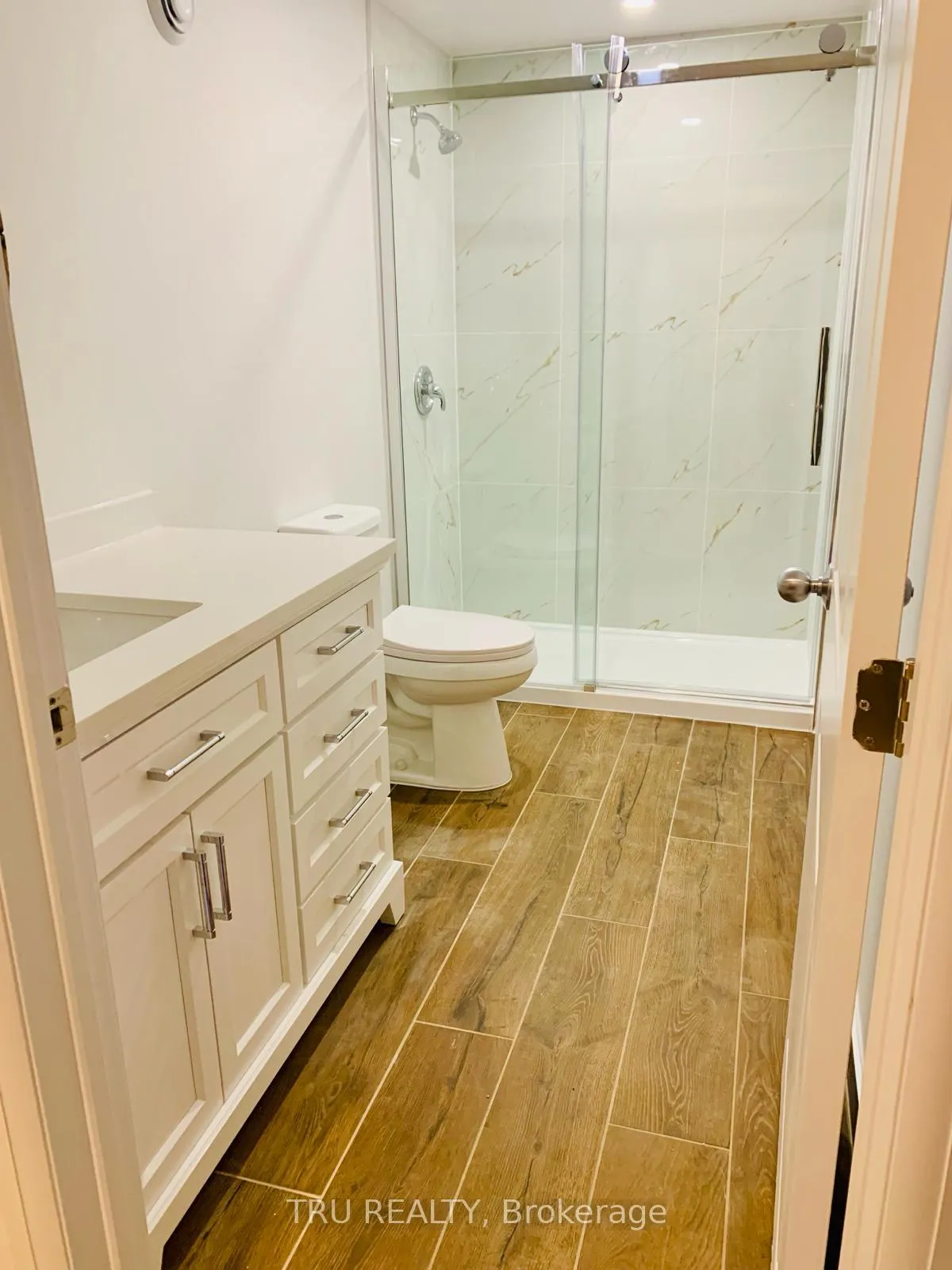 Photo 16 of 316 Wigwas Street, Ottawa, CFB Rockcliffe and Area — HOMEH