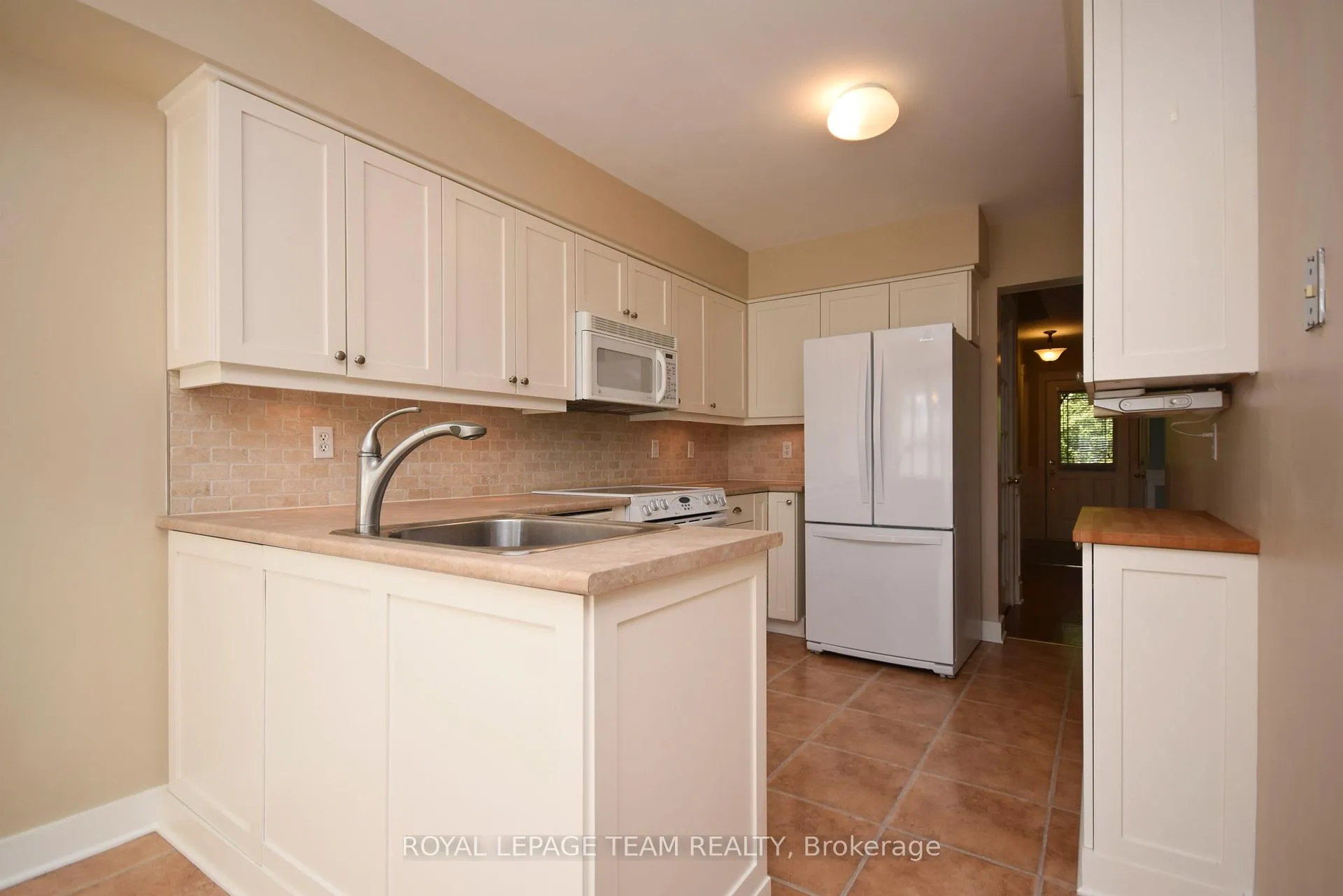 Photo 9 of 55 Harrington Court, Ottawa, Kanata - Kanata Lakes/Heritage Hills — HOMEH