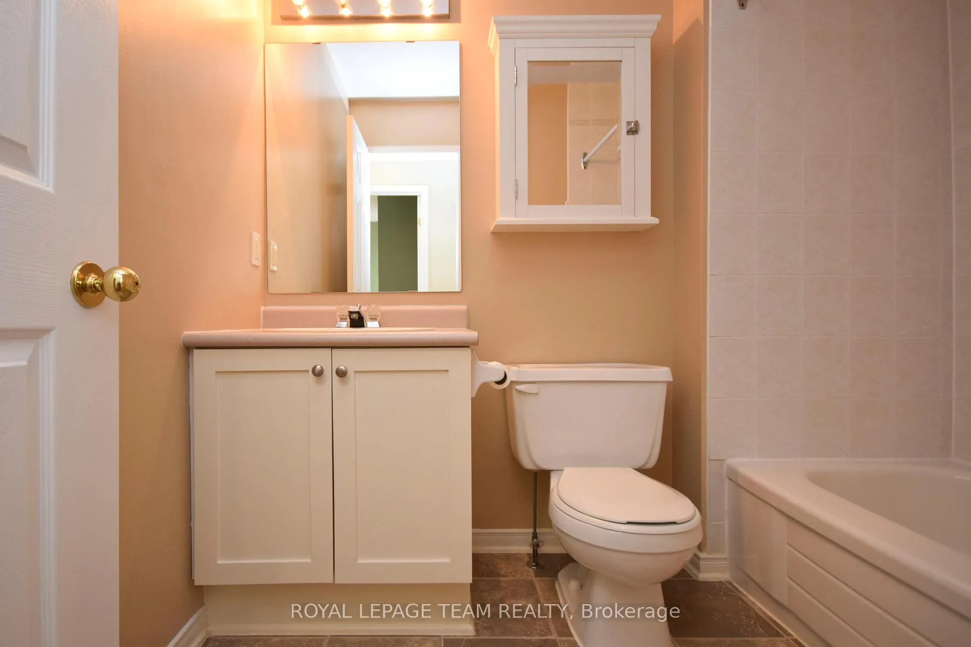 Photo 23 of 55 Harrington Court, Ottawa, Kanata - Kanata Lakes/Heritage Hills — HOMEH