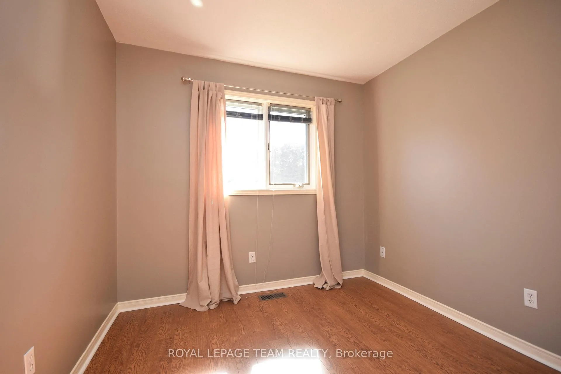 Photo 24 of 55 Harrington Court, Ottawa, Kanata - Kanata Lakes/Heritage Hills — HOMEH