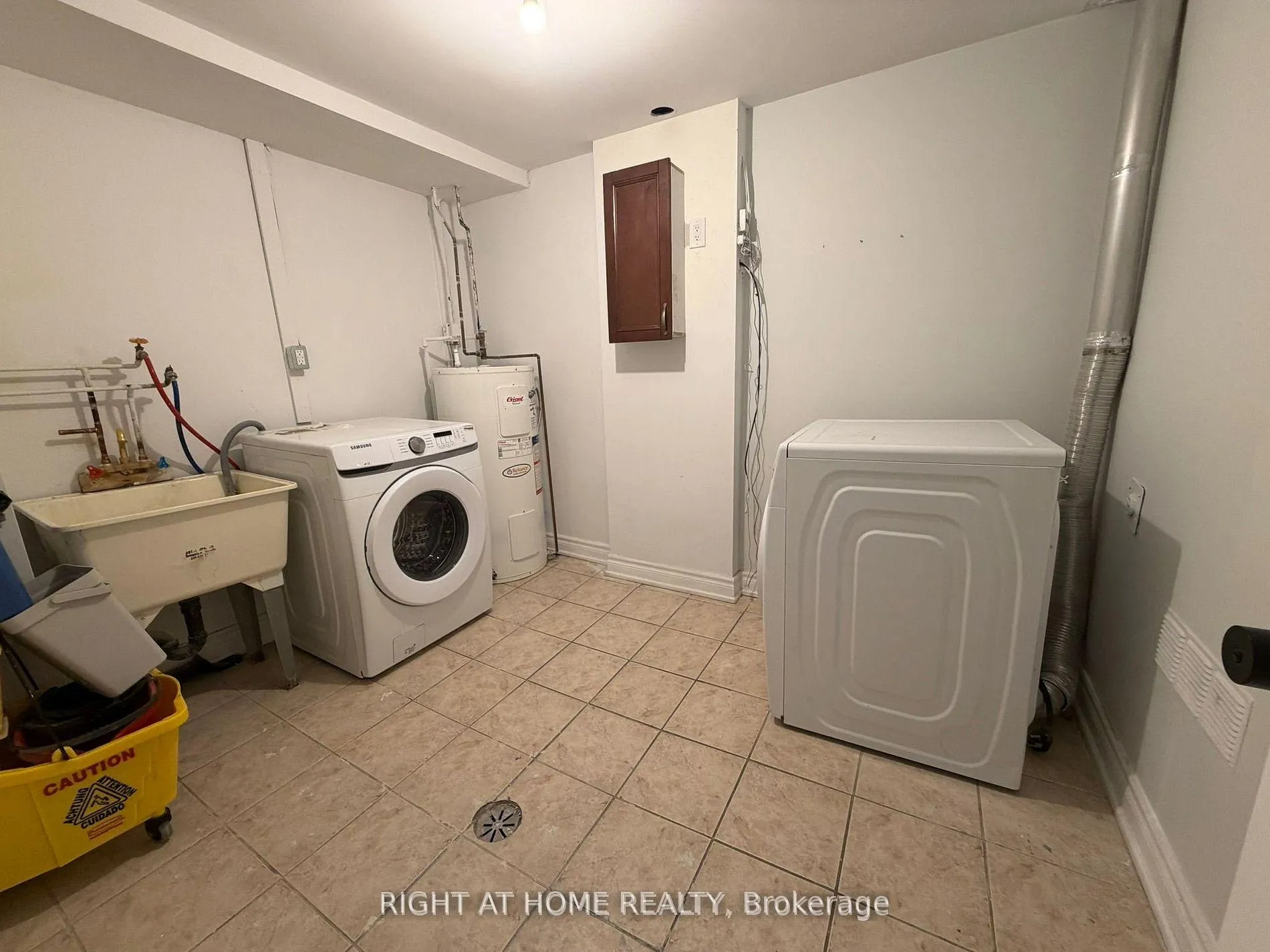 Photo 12 of Unit 189, 24 Springfair Avenue, Aurora, Aurora Village — HOMEH