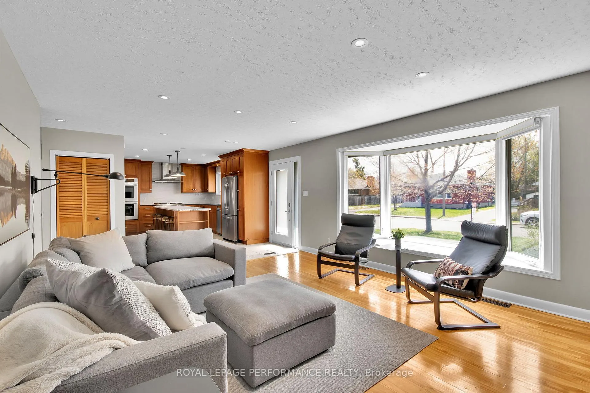 Photo 6 of 1321 Rustic Drive, Ottawa, Parkway Park — HOMEH