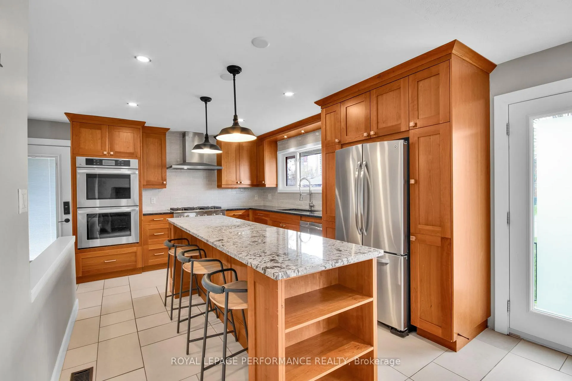Photo 7 of 1321 Rustic Drive, Ottawa, Parkway Park — HOMEH
