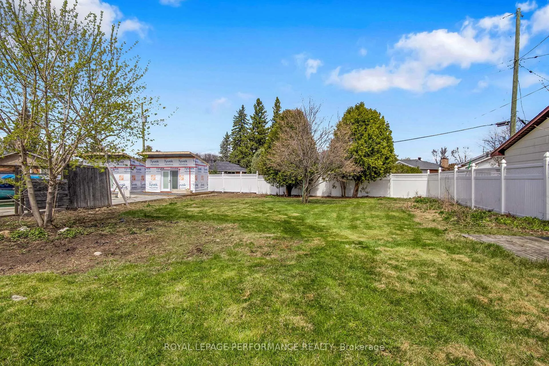 Photo 16 of 1321 Rustic Drive, Ottawa, Parkway Park — HOMEH