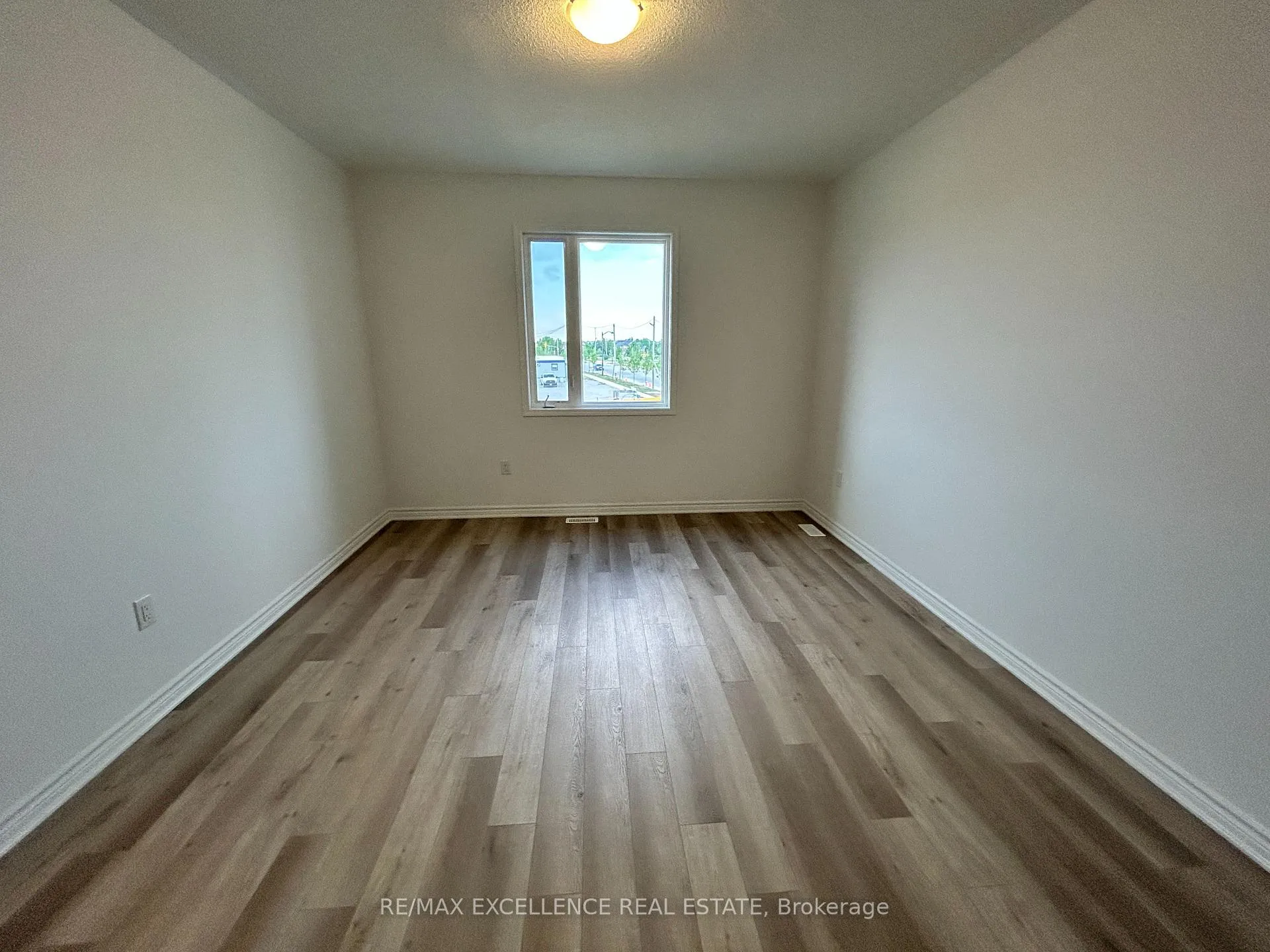 Photo 8 of 1151 Stirling Todd Terrace, Milton, Bowes — HOMEH