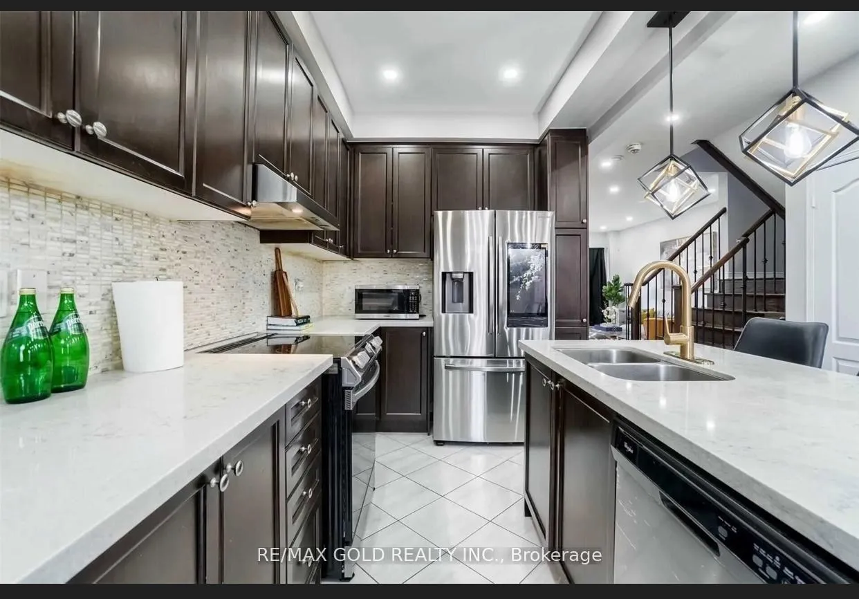 Photo 2 of 66 Zelda Road, Brampton, Sandringham-Wellington North — HOMEH