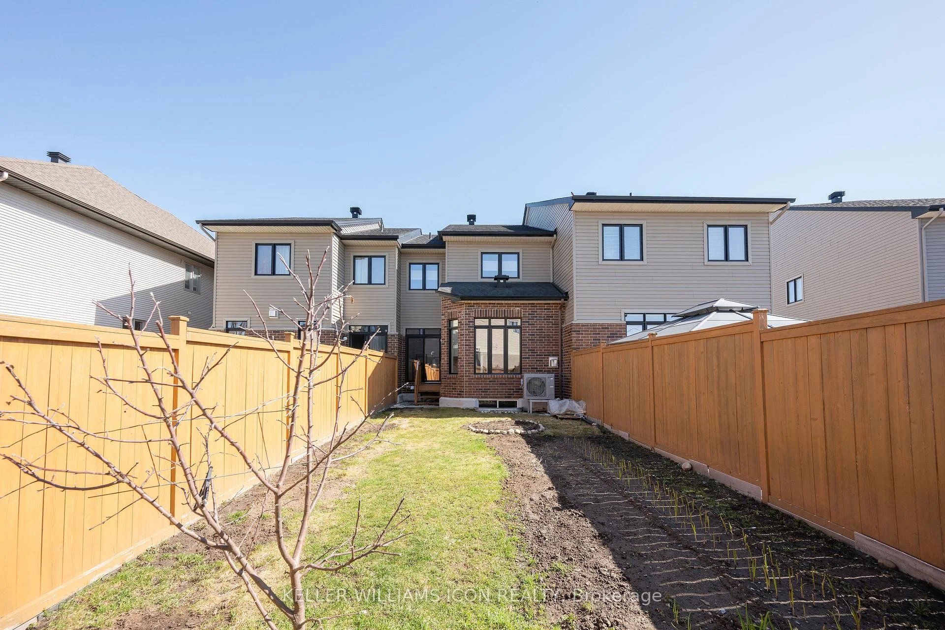 Photo 6 of 636 Tennant Way, Ottawa, Riverside South/Gloucester Glen — HOMEH