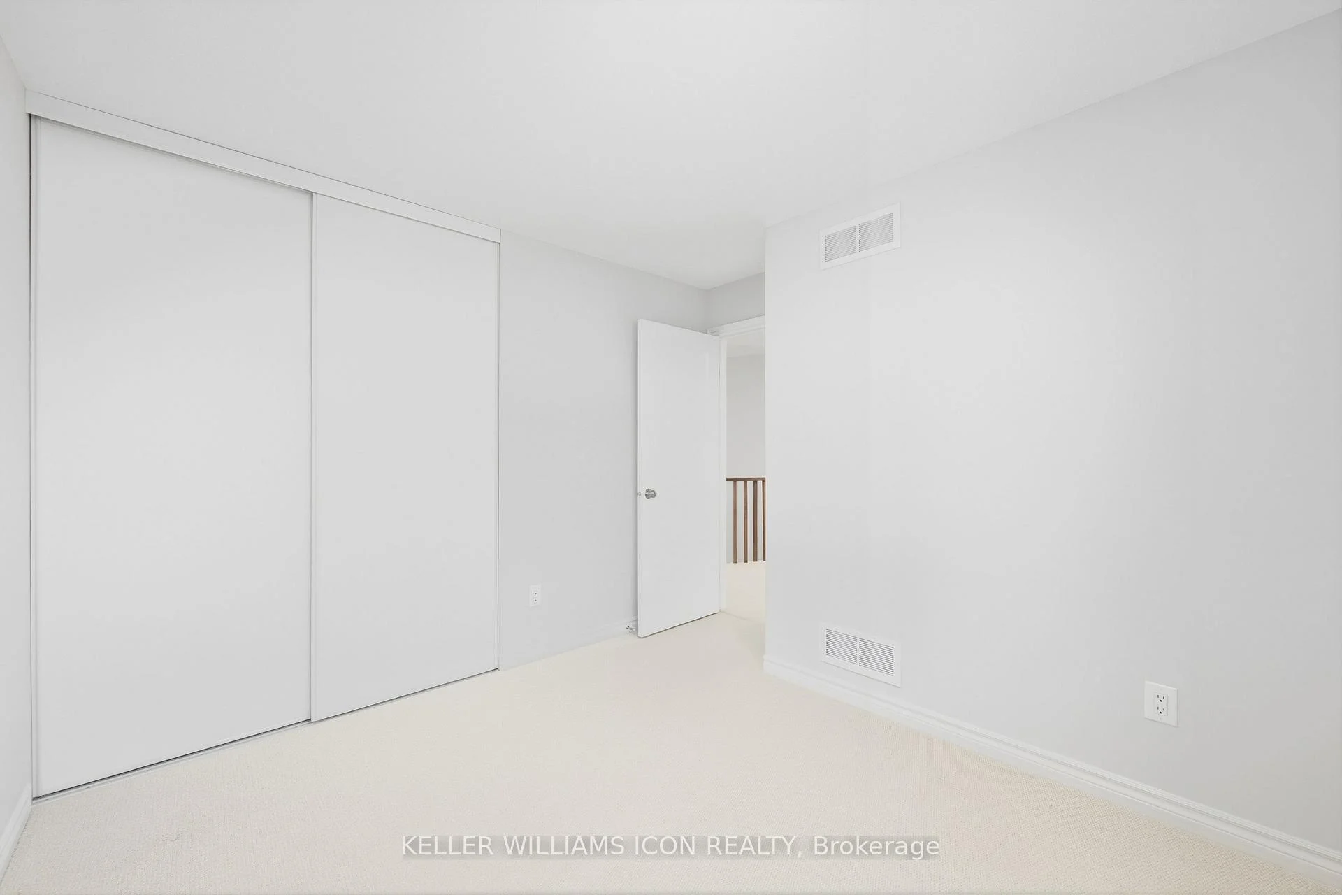 Photo 16 of 636 Tennant Way, Ottawa, Riverside South/Gloucester Glen — HOMEH