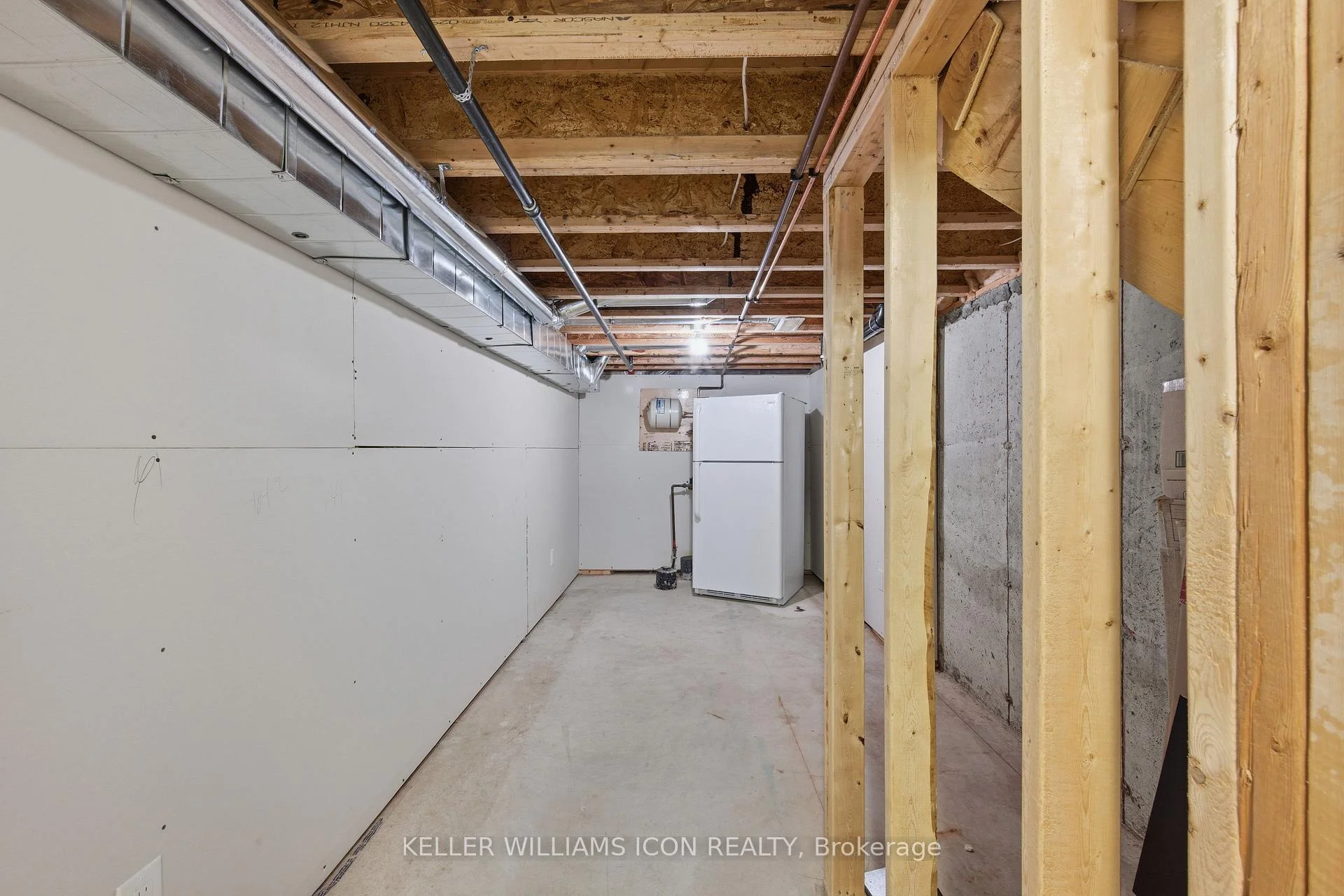 Photo 21 of 636 Tennant Way, Ottawa, Riverside South/Gloucester Glen — HOMEH