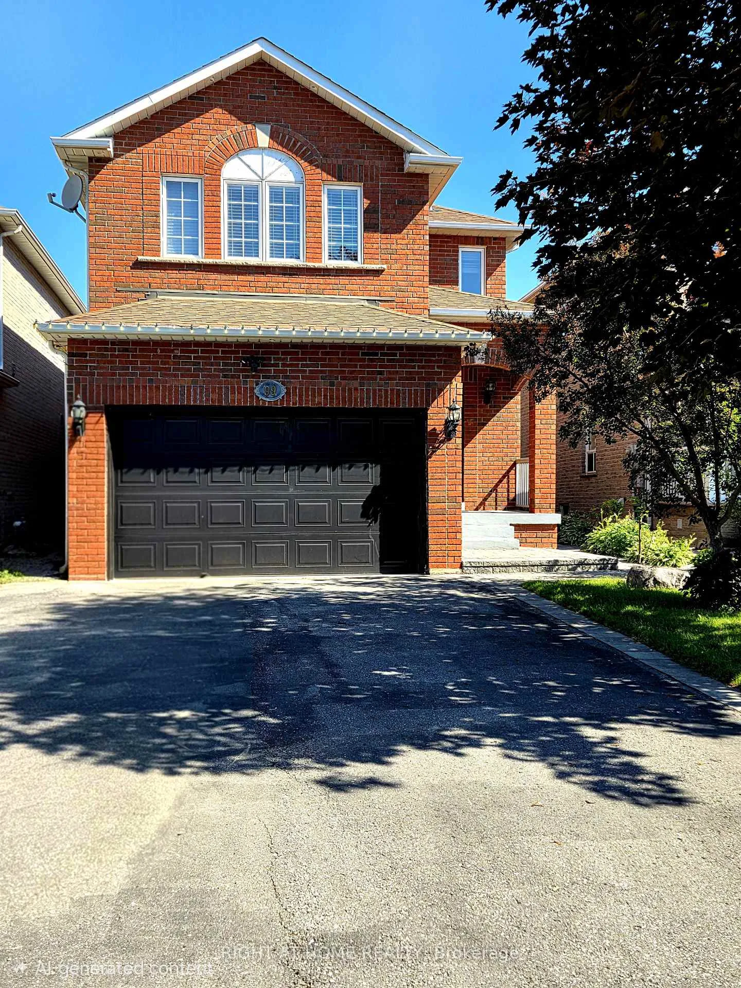 Photo 4 of 99 Purcell Crescent, Vaughan, Maple — HOMEH