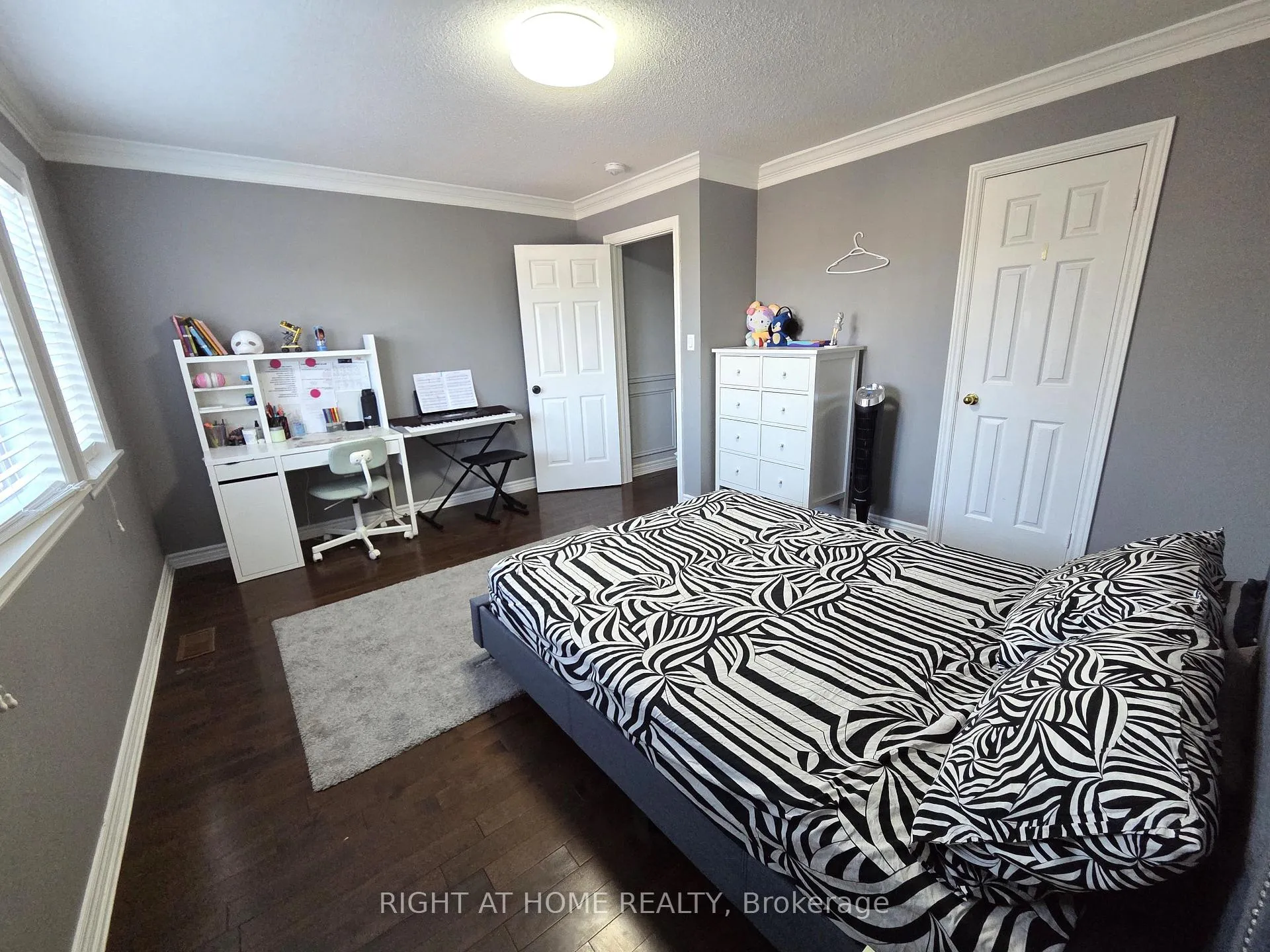Photo 9 of 99 Purcell Crescent, Vaughan, Maple — HOMEH
